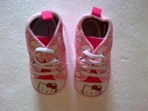 LM09 Sepatu Hello Kitty